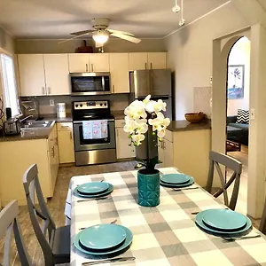 Apartment Downtown Near Siesta Key Beaches And Golfing, Sarasota